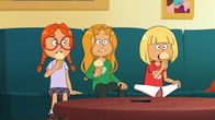 Power Sisters – Nat, Lulu und Marine schauen gebannt einen Gangsterfilm.