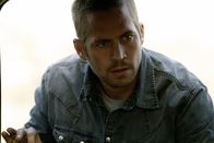 Vehicle 19 – Im Kofferraum seines Mietwagens entdeckt Michael (Paul Walker) Unglaubliches: Eine Frau, die mit ihren Hinweisen korrupte Polizisten auffliegen ließ und jetzt in Lebensgefahr schwebt ...