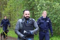Die Ruhrpottwache – Die Ruhrpottwache: Ob spektakuläre Verfolgungsjagden, Explosionen, Helikoptereinsätze oder die schwierige Suche nach einem Beweisstück - die Ermittler der Hauptwache Duisburg Nord brauchen ihr ganzes Knowhow, um die Täter zu fassen ...