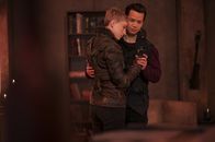 The 100 – Hope Diyoza (Shelby Flannery, l.); Jordan Green (Shannon Kook, r.)