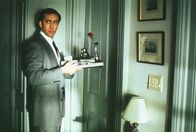 Tess und ihr Bodyguard – Als Bodyguard der Ex-First Lady muss Doug (Nicolas Cage) auch andere Aufgaben erfüllen, als die alte Dame zu beschützen ...