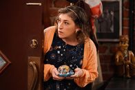 Call Me Kat – Kat (Mayim Bialik)