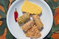 Zu Tisch ... – Sarmale: Die Krautwickel mit Hackfleischfüllung und Polenta sind eine rumänische Spezialität.