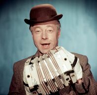 Wenn der Vater mit dem Sohne – Teddy Lemke (Heinz Rühmann).