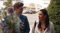 neoriginal: Deadlines – Elif (Jasmin Shakeri) und Hannes (Max Bretschneider) auf den Weg zu Elifs Eltern.