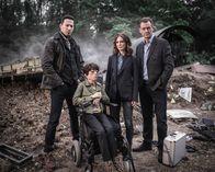 Silent Witness – (v.l.n.r.) Dr. Jack Hodgson (David Caves); Clarissa Mullery (Liz Carr); Dr. Nikki Alexander (Emilia Fox); Dr. Thomas Chamberlain (Richard Lintern)