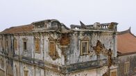 Lost Places – Während des Kalten Krieges in Ostasien nahm Festlandchina die taiwanesische Insel Kinmen unter Dauerbeschuss. Noch heute sind die Klippen und Berge der Insel von Ruinen übersäht.