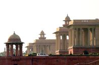Stadt Land Kunst – Inmitten eines Stadtwaldes im Herzen von Delhi befindet sich das Malcha Mahal, ein ehemaliges königliches Jagdhaus aus dem 14. Jahrhundert.