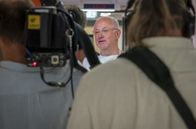Lebensretter inside – Drehteam beim Interview mit Oberarzt & Stv. Leiter der Abteilung Neonatologie Prof. Dr. Matthias Knüpfer