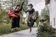 Hoagascht – Pinzgauer Tracht mit Garnierspenzer, Steppmieder und pinzgauer Trachtenhut