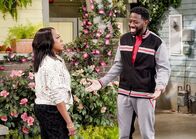 The Neighborhood – Tina Butler (Tichina Arnold, l.); Malcolm Butler (Sheaun McKinney, r.)
