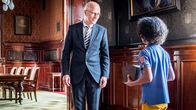 Die Pfefferkörner – Der Bürgermeister ( Peter Tschentscher) ist erleichtert, dass die Schatzsuche ein Ende hat.