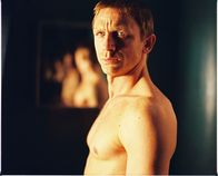 Layer Cake – Die Serben setzen ihre besten Auftragsmörder auf ihn (Daniel Craig) an, da sie ihn für den Verantwortlichen eines Raubs halten ...