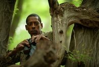 Enemies Closer – Clay (Orlando Jones) hat noch eine Rechnung mit Henry (Tom Everett Scott) offen.