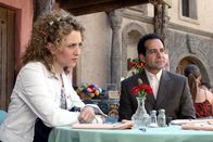 Monk – L-R: Sharona Fleming (Bitty Schram), Adrian Monk (Tony Shalhoub)
