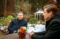 Sturm der Liebe – Christoph (Dieter Bach, l.) will Paul (Sandro Kirtzel, r.), als seinen Ziehsohn nicht verlieren.