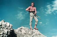 Der Graf von Monte Christo – Auf der Insel Monte Christo sucht Edmond Dantès (Jean Marais) nach einem Schatz, der ihn zum reichsten Mann der Welt machen wird.