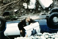 Rambo I – Damit hat Sheriff Teasle (Brian Dennehy) nicht gerechnet: Vietnamveteran Rambo flüchtet in die nahen Wälder und macht dem Sheriff das Leben schwer ...
