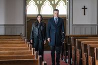 Charmed – Mel Vera (Melonie Diaz, l.); Harry Greenwood (Rupert Evans, r.)