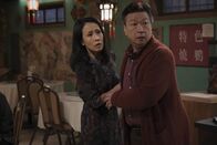 Kung Fu – Mei-Li Shen (Kheng Hua Tan, l.); Jin (Tzi Ma, r.)