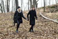 FBI: Most Wanted – Nina Chase (Shantel VanSanten, l.); Remy Scott (Dylan McDermott, r.)