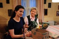 Sturm der Liebe – Elena (Lili Gesler, l.); Hildegard (Antje Hagen, r.)