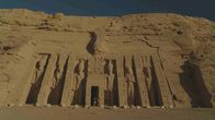 Mythos Ramses II. – Ramses ließ seiner königlichen Gemahlin Nefertari einen Tempel in Abu Simbel errichten.