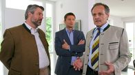 Die Rosenheim-Cops – Die Rosenheim-Cops ermitteln: Anton Stadler (Dieter Fischer, l.), Sven Hansen (Igor Jeftic, M.) und Franz Gabelsberger (Stephan Paryla-Raky, r.).