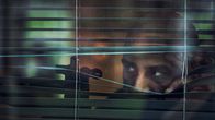 Testo – Der Bankräuber Barro (Veysel Gelin) möchte auf keinen Fall aufgeben.