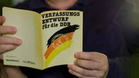 DDR - die entsorgte Republik: Anschluss oder Wiedervereinigung – Verfassungsentwurf für die DDR.