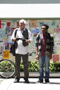 Community – Sind gemeinsam in der ganz besonderen Lerngruppe: Pierce (Chevy Chase, l.) und Troy (Donald Glover, r.) ...