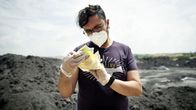 Die Recyclinglüge – Sedat Gündoǧdu ist ein Meeresbiologe und Aktivist, der gegen illegale Mülldeponien in der Türkei kämpft.