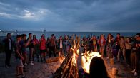 neoriginal: Sløborn – Auf einer der berühmten Fisker-Parties treffen sich die Schüler einmal im Monat.