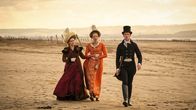 Sanditon – Lady Montrose (Emma Fielding), Lydia Montrose (Alice Orr-Ewing) und Harry Montrose (Edward Davis)