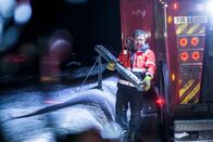 Ice Road Rescue - Extremrettung in Norwegen – Overhalla, Norway - Roger Heggli (one of Jo Roger´s employees) prepares to help the truck that´s blocking the road.