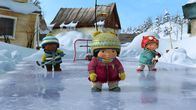 Snowsnaps Winterspiele – Kiki will ihre Freunde ohne Schläger im Eishockey bezwingen.