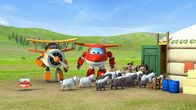 Super Wings – Onkel Albert, Jett und Nambayar treiben die Schafe in die Jurte.