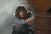 Scorpion – Bringt sich in Lebensgefahr, um eine junge Frau zu retten: Paige (Katharine McPhee) ...