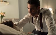 Velvet – CAST: Aitor Calderón as Alberto hijo, Miguel Ángel Silvestre as Alberto Márquez.
