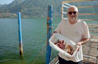 Inseln Italiens – Fernando Soardi ist einer von 30 Berufsfischern am See: Der Fischfang war über Jahrhunderte die wichtigste Lebensgrundlage der Insulaner.
