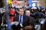 Der Ghostwriter – Adam Lang (Pierce Brosnan, l.)