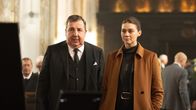 The Killing Kind – Judge Peter Stuart (Richard Dixon) und Ingrid Lewis (Emma Appleton)