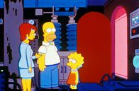 Die Simpsons – "Die Simpsons", "Es tut uns Leid, Lisa." Homer will sich ein zusätzliches Einkommen sichern. Er lässt eine Handy-Antenne auf seinem Dach installieren. Das nötige technische Equipment wird in Lisas Zimmer untergebracht. Als Wiedergutmachung geht Homer mit seiner Tochter in einen New-Age-Laden. Zur Bewusstseinssteigerung lassen sie sich dort in Behälter einschließen.