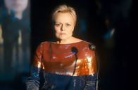 Zweifel – Als Ehefrau des Produzenten einer erfolgreichen Sendung steht Agnès Baer (Muriel Robin) auf dem Höhepunkt ihrer Karriere.