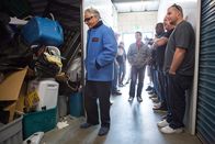 Storage Wars – Barry (l.)
