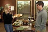 Community – Britta Perry (Gillian Jacobs, l.); Willy (Adam DeVine, r.)