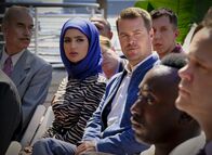 Navy CIS: L.A. – Fatima Namazi (Medalion Rahimi, l.); G. Callen (Chris O'Donnell, r.)