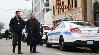 Chicago P.D. – Adam Ruzek (Patrick John Flueger, l.) und Hank Voight (Jason Beghe, r.)