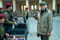 Counterpart – Howard (J.K. Simmons, r.)