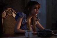 Hysteria! – Was ist mit Ryan passiert? Faith (Nikki Hahn) fordert von ihrer Mutter endlich die Wahrheit.